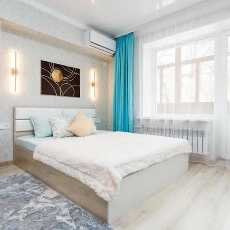 Шикарная Квартира В Золотом Квадрате Almatý Exterior foto